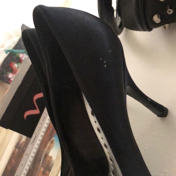 Heels - Picture 5 of 8